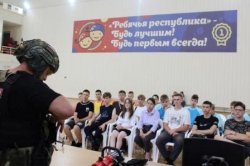 Бойцы СОБР «Сова» проводят работу по патриотическому воспитанию тюменских подростков Бойцы СОБР «Сова» проводят работу по патриотическому воспитанию тюменских подростков