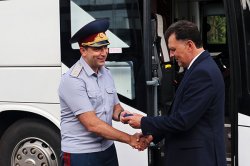 Правительство Красноярского края передало пенитенциарному ведомству региона пассажирский автобус нового поколения Правительство Красноярского края передало пенитенциарному ведомству региона пассажирский автобус нового поколения