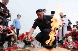 Росгвардейцы поздравили военных моряков с профессиональным праздником в Астрахани Росгвардейцы поздравили военных моряков с профессиональным праздником в Астрахани