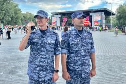 Правопорядок на фестивале «Лето Вокруг света. Новое поколение» обеспечили сотрудники Росгвардии в Омске Правопорядок на фестивале «Лето Вокруг света. Новое поколение» обеспечили сотрудники Росгвардии в Омске