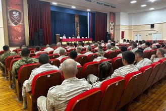 Глава Грозненской епархии провел встречу с росгвардейцами в Грозном