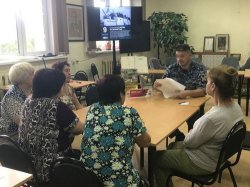 Новгородские росгвардейцы встретились с работниками районной библиотеки Новгородские росгвардейцы встретились с работниками районной библиотеки