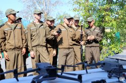 Бойцы тюменского СОБР Росгвардии познакомили будущих защитников Отечества со своей службой Бойцы тюменского СОБР Росгвардии познакомили будущих защитников Отечества со своей службой