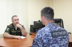 Представитель военной прокуратуры Вологодского гарнизона провел с росгвардейцами специальное занятие Представитель военной прокуратуры Вологодского гарнизона провел с росгвардейцами специальное занятие