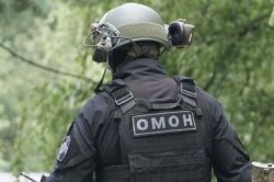 При силовой поддержке ОМОН Росгвардии в Моздоке задержан подозреваемый в незаконном хранении оружия и наркотических средств При силовой поддержке ОМОН Росгвардии в Моздоке задержан подозреваемый в незаконном хранении оружия и наркотических средств