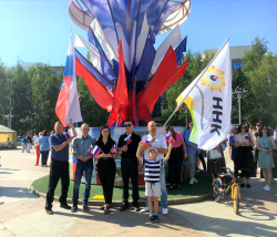 Коллектив ПАО «ННК-Варьеганнефтегаз», входящего в группу ННК, принял участие в мероприятиях в честь Дня Государственного флага России Коллектив ПАО «ННК-Варьеганнефтегаз», входящего в группу ННК, принял участие в мероприятиях в честь Дня Государственного флага России
