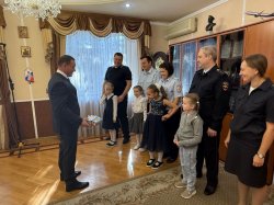 На Южном Урале транспортные полицейские присоединились к акции «Помоги собраться в школу» На Южном Урале транспортные полицейские присоединились к акции «Помоги собраться в школу»