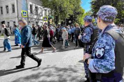 Росгвардия обеспечила безопасность во время крестного хода с Феодоровской иконой Божией Матери в Костроме Росгвардия обеспечила безопасность во время крестного хода с Феодоровской иконой Божией Матери в Костроме
