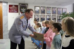 В первый раз в первый класс! В Екатеринбурге чествовали первоклашек, чьи родители служат в Уральском управлении транспортной полиции В первый раз в первый класс! В Екатеринбурге чествовали первоклашек, чьи родители служат в Уральском управлении транспортной полиции