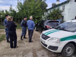 Судебные приставы нашли и арестовали автомобиль должника Судебные приставы нашли и арестовали автомобиль должника