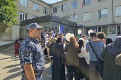 Росгвардейцы обеспечили общественную безопасность во время празднования Дня знаний в Дагестане Росгвардейцы обеспечили общественную безопасность во время празднования Дня знаний в Дагестане