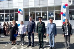 Представители Росгвардии поздравили курганских педагогов и учащихся с Днем знаний Представители Росгвардии поздравили курганских педагогов и учащихся с Днем знаний