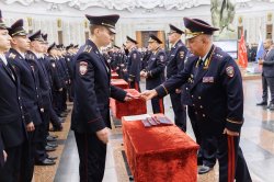 Первые офицерские погоны будущим выпускникам вручили в Музее Победы Первые офицерские погоны будущим выпускникам вручили в Музее Победы