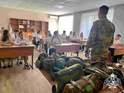 Военнослужащие Росгвардии — участники СВО провели открытый урок в астраханской школе Военнослужащие Росгвардии — участники СВО провели открытый урок в астраханской школе
