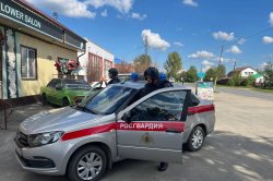 Сотрудники вневедомственной охраны Росгвардии провели учебную тренировку на охраняемом объекте в Томской области Сотрудники вневедомственной охраны Росгвардии провели учебную тренировку на охраняемом объекте в Томской области