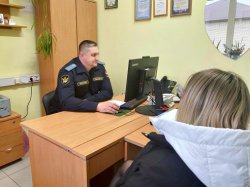 Алиментщицу нашли на остановке Алиментщицу нашли на остановке