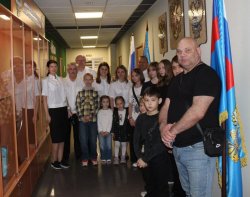 Фотоконкурс «Семейный очаг» в Северо-Западном филиале ФГУП «УВО Минтранса России» сплотил работников нескольких поколений Фотоконкурс «Семейный очаг» в Северо-Западном филиале ФГУП «УВО Минтранса России» сплотил работников нескольких поколений