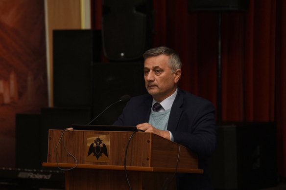 В Грозном представитель общества «Знание» рассказал росгвардейцам о способах противодействия современным формам экстремизма и терроризма