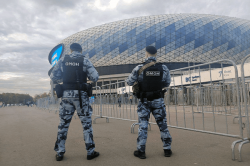 Росгвардия обеспечила безопасность на футбольном матче и полумарафоне в Москве Росгвардия обеспечила безопасность на футбольном матче и полумарафоне в Москве