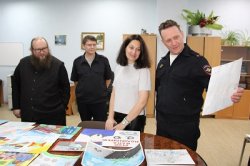 В Управлении уральской транспортной полиции подвели итоги регионального этапа конкурса детского рисунка «Мои родители работают в полиции» В Управлении уральской транспортной полиции подвели итоги регионального этапа конкурса детского рисунка «Мои родители работают в полиции»