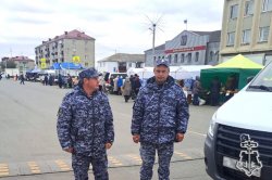 Безопасность областной ярмарки в Зауралье обеспечили сотрудники Росгвардии Безопасность областной ярмарки в Зауралье обеспечили сотрудники Росгвардии