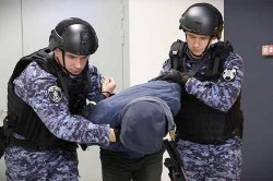 Сотрудники Росгвардии провели учения по отработке реагирования на тревожные сообщения из охраняемых сетевых магазинов в Москве Сотрудники Росгвардии провели учения по отработке реагирования на тревожные сообщения из охраняемых сетевых магазинов в Москве