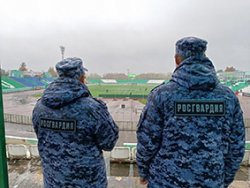 Сотрудники Росгвардии обеспечили безопасность на футбольных матчах в Орле Сотрудники Росгвардии обеспечили безопасность на футбольных матчах в Орле