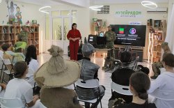 Росгвардейцы провели урок против террора для юных артистов Мелитополя Росгвардейцы провели урок против террора для юных артистов Мелитополя