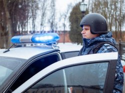 Росгвардейцы задержали гражданина, пытавшегося вынести из магазина неоплаченный товар Росгвардейцы задержали гражданина, пытавшегося вынести из магазина неоплаченный товар