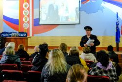 В Йошкар-Оле прошла встреча с жителями республики о службе в Росгвардии В Йошкар-Оле прошла встреча с жителями республики о службе в Росгвардии