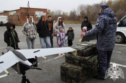 Росгвардейцы в Тюменской области организовали экскурсию для детей с ограниченными возможностями здоровья Росгвардейцы в Тюменской области организовали экскурсию для детей с ограниченными возможностями здоровья