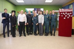 В Магадане росгвардейцы стали участниками памятной акции ко Дню белых журавлей В Магадане росгвардейцы стали участниками памятной акции ко Дню белых журавлей