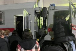 В Томске сотрудники ОМОН «Ратник» Росгвардии познакомили школьников со своей профессией В Томске сотрудники ОМОН «Ратник» Росгвардии познакомили школьников со своей профессией