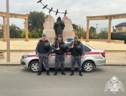 В Дагестане росгвардейцы нашли угнанный автомобиль В Дагестане росгвардейцы нашли угнанный автомобиль