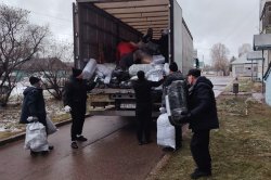 В г. Лесосибирске осужденные к принудительным работам оказали помощь волонтерам в отгрузке гуманитарной помощи в зону СВО В г. Лесосибирске осужденные к принудительным работам оказали помощь волонтерам в отгрузке гуманитарной помощи в зону СВО