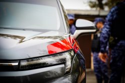 Сотрудники Росгвардии задержали девушку, устроившую дебош в ресторане на юге Москвы Сотрудники Росгвардии задержали девушку, устроившую дебош в ресторане на юге Москвы