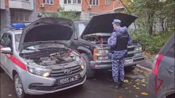 Московские росгвардейцы помогли водителю заглохшего автомобиля Московские росгвардейцы помогли водителю заглохшего автомобиля