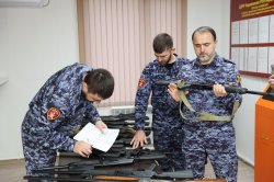 В Управление Росгвардии по Чеченской Республике граждане передали 20 единиц оружия для нужд СВО В Управление Росгвардии по Чеченской Республике граждане передали 20 единиц оружия для нужд СВО
