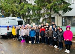 В Мордовии транспортные полицейские познакомили школьников со своей работой В Мордовии транспортные полицейские познакомили школьников со своей работой