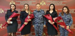 Сотрудников вневедомственной охраны Росгвардии поздравили в Карачаево-Черкесии Сотрудников вневедомственной охраны Росгвардии поздравили в Карачаево-Черкесии