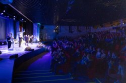 Актрисы Ольга Будина и Елена Цыплакова откроют кинофестиваль «Лучезарный Ангел» в Музее Победы Актрисы Ольга Будина и Елена Цыплакова откроют кинофестиваль «Лучезарный Ангел» в Музее Победы