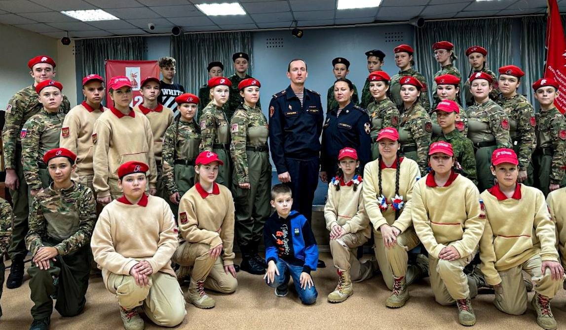 Офицер Росгвардии принял участие в брифинге для подрастающего поколения в Подмосковье