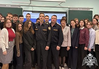 Ульяновские росгвардейцы рассказали школьникам о важной роли службы вневедомственной охраны Ульяновские росгвардейцы рассказали школьникам о важной роли службы вневедомственной охраны