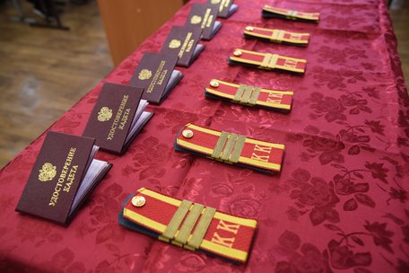 В Грозном лучшим кадетам школы Росгвардии вручили специальные звания