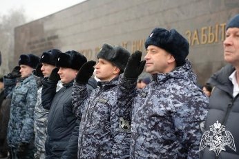 В День Героев Отечества ульяновские росгвардейцы почтили память павших воинов В День Героев Отечества ульяновские росгвардейцы почтили память павших воинов