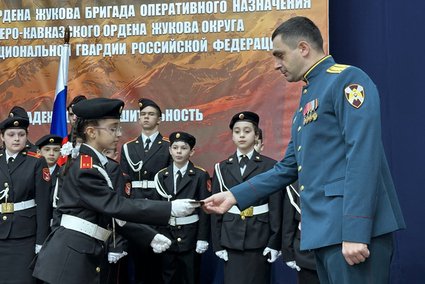 В Грозном состоялась церемония посвящения в кадеты учащихся школы Росгвардии