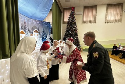 Дед мороз специального назначения поздравил с наступающим Новым годом воспитанников коррекционной школы-интерната в Грозном