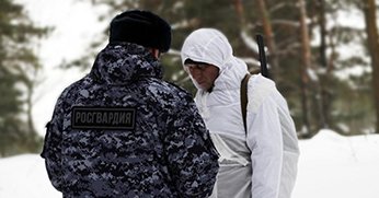 Сотрудники Росгвардии напоминают о правилах обращения с оружием в сезон охоты Сотрудники Росгвардии напоминают о правилах обращения с оружием в сезон охоты