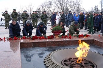 В Ульяновске росгвардейцы почтили память жертв блокадного Ленинграда В Ульяновске росгвардейцы почтили память жертв блокадного Ленинграда