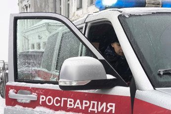 Росгвардейцы задержали нетрезвого ульяновца, пытавшегося проникнуть в учебное заведение Росгвардейцы задержали нетрезвого ульяновца, пытавшегося проникнуть в учебное заведение